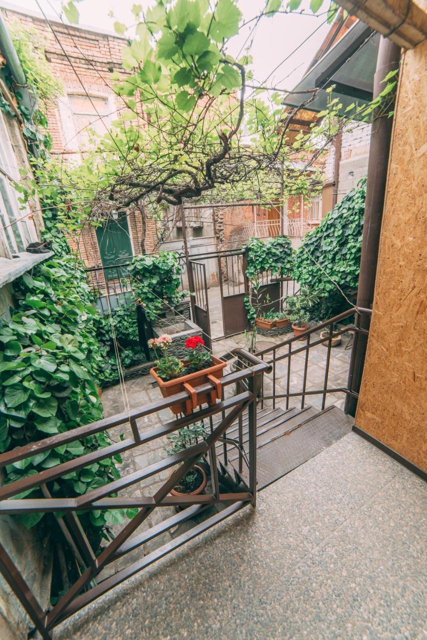 Walk Everywhere! Tbilisi Luaran gambar